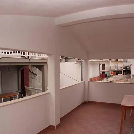 Marija דירה חוואר