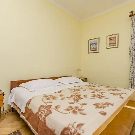 Marija דירה חוואר